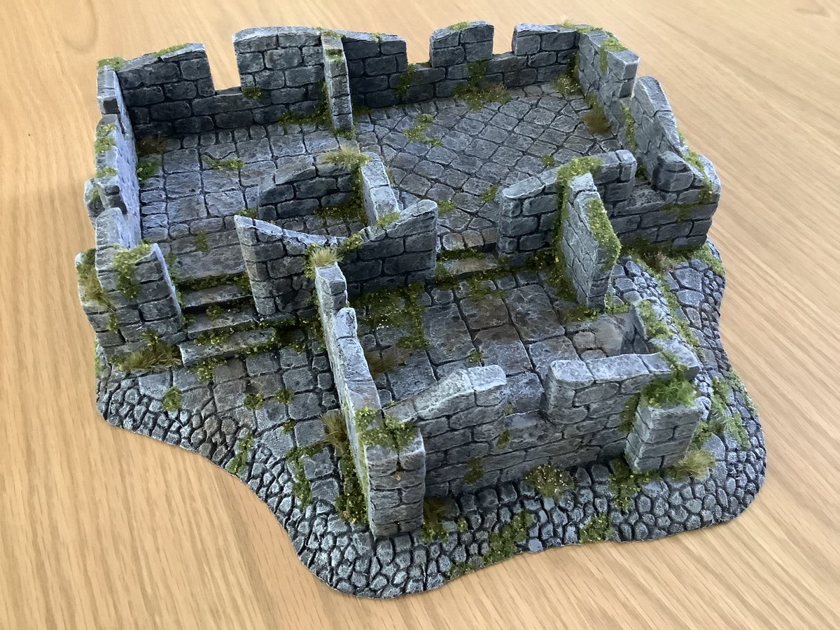 Vacant ruins ! Finished last night and ready for some denizens ... #Frostgrave #DnD #RoSD #RangersofShadowDeep #bluefoam