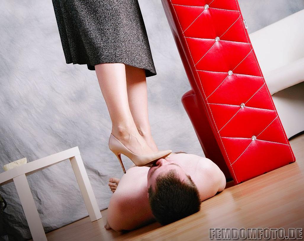 Lesko Ridzic on Twitter: quot Like a FemDom pedestal: Lady Iveta is