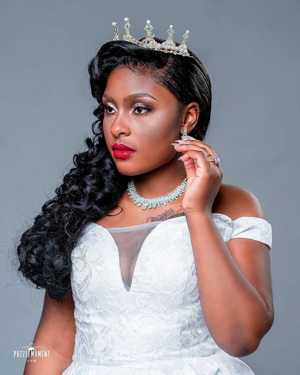Evedup_glam (@tafadzwaevelyn) on Twitter photo Mrs Hadebe 👸
Photographer <a href="/puzzlemoment_/">Puzzlemoment Pictures</a>
Hair <a href="/HairbyPraisewo1/">HairbyPraiseworth</a>
Makeup @evedup_glam
#bulawayobasedmua #makeupaddict #evedup_glam #bulawayobasedmua #bulawayoclassy #zimmua #bridalmakeup #bulwayowedding #bukawayoweddings #zimbabwemakeupartist #zimbasedmua #melaninbridalmakeup Mrs Hadebe 👸
Photographer <a href="/puzzlemoment_/">Puzzlemoment Pictures</a>
Hair <a href="/HairbyPraisewo1/">HairbyPraiseworth</a>
Makeup @evedup_glam
#bulawayobasedmua #makeupaddict #evedup_glam #bulawayobasedmua #bulawayoclassy #zimmua #bridalmakeup #bulwayowedding #bukawayoweddings #zimbabwemakeupartist #zimbasedmua #melaninbridalmakeup