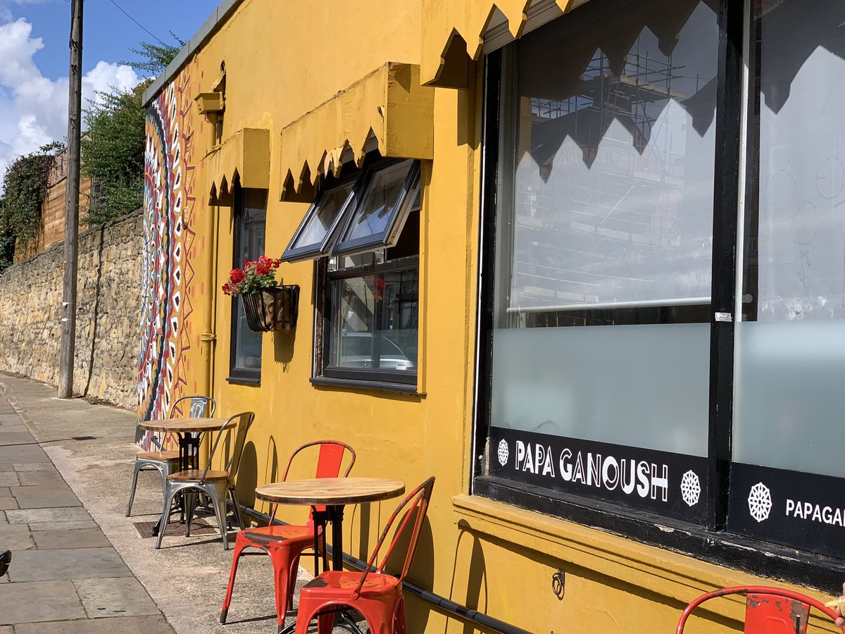 Absolutely delicious chicken shawarma &amp; juice in the sun from <a href="/PapaGanoush1/">Papa Ganoush</a> just now! ⬇️😀

(Their food is always great when I have it but was an especially good hangover cure after some celebratory beers last night)👍