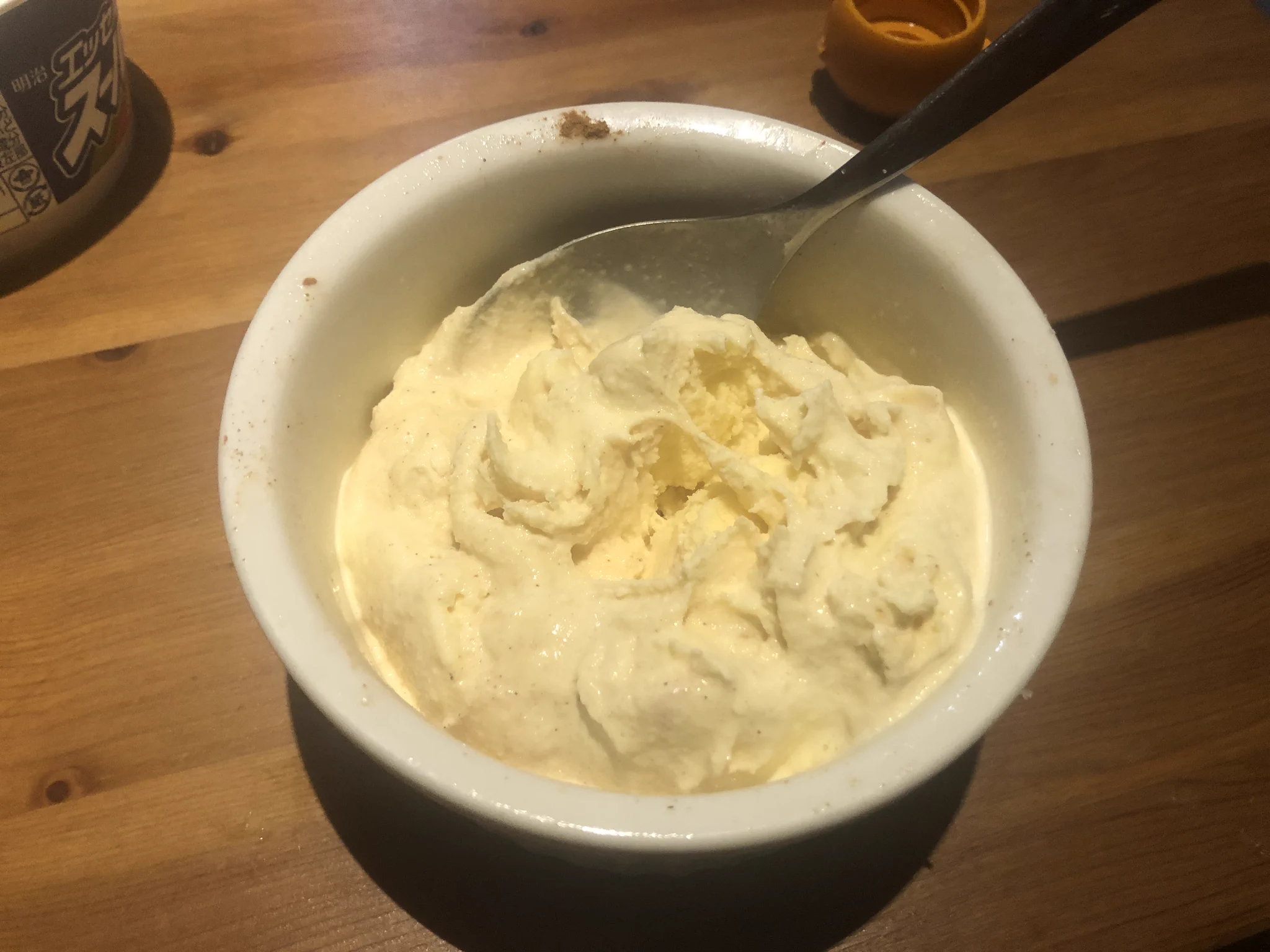 秒でコンビニ行って買ってきた！スパイスカレーを振る舞った時のデザートにぴったりですね。ごちそうさま。  