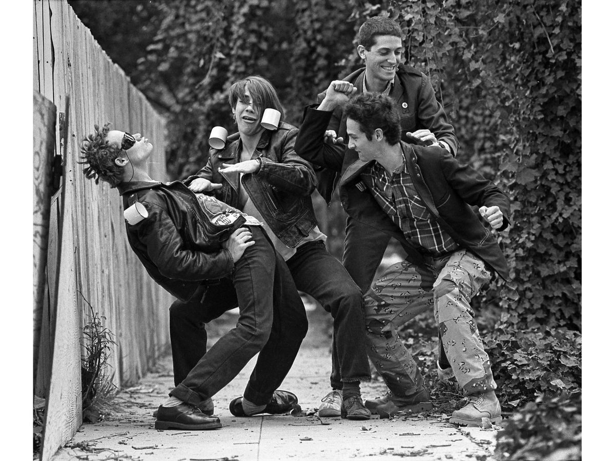 Jack Sherman, early Red Hot Chili Peppers guitarist, dies at 64 bit.ly/3j4TwwS