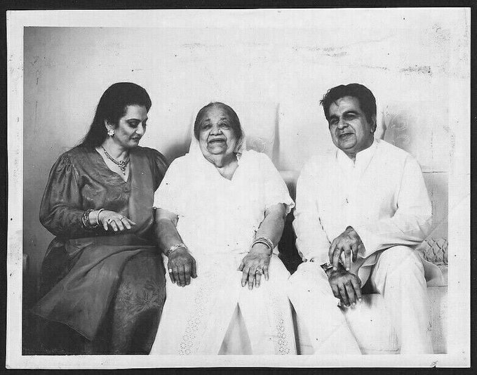 #SairaBanu and #DilipKumar with Saira Banu's maternal grandmother #ShamshadBegum. 

@TheDilipKumar