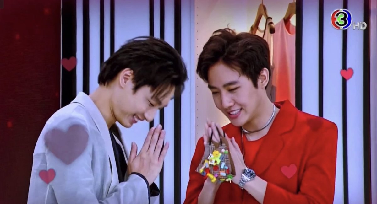 MYEYE_MYLIGHT's tweet image. บ่าวสาวไหว้ กันและกัน...