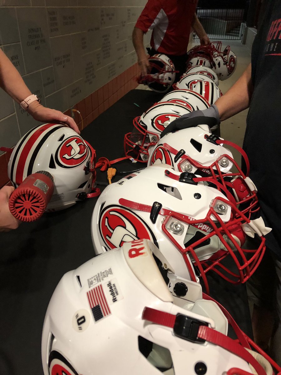 JayPrideFB's tweet image. SHOUT OUT to Coach Paul Mudd, Managers Andy &amp;amp; Ryan, and our football parents who put in extra hours late last night to get helmets GAME DAY ready!  #wearefamily #JayPride #winstate