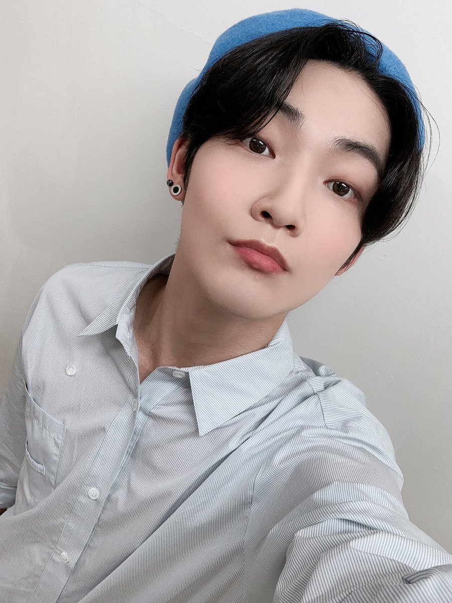 [케빈] I do love me a floofy beret 머리위엔 베레모 마음속엔 더비 ✌️❤️