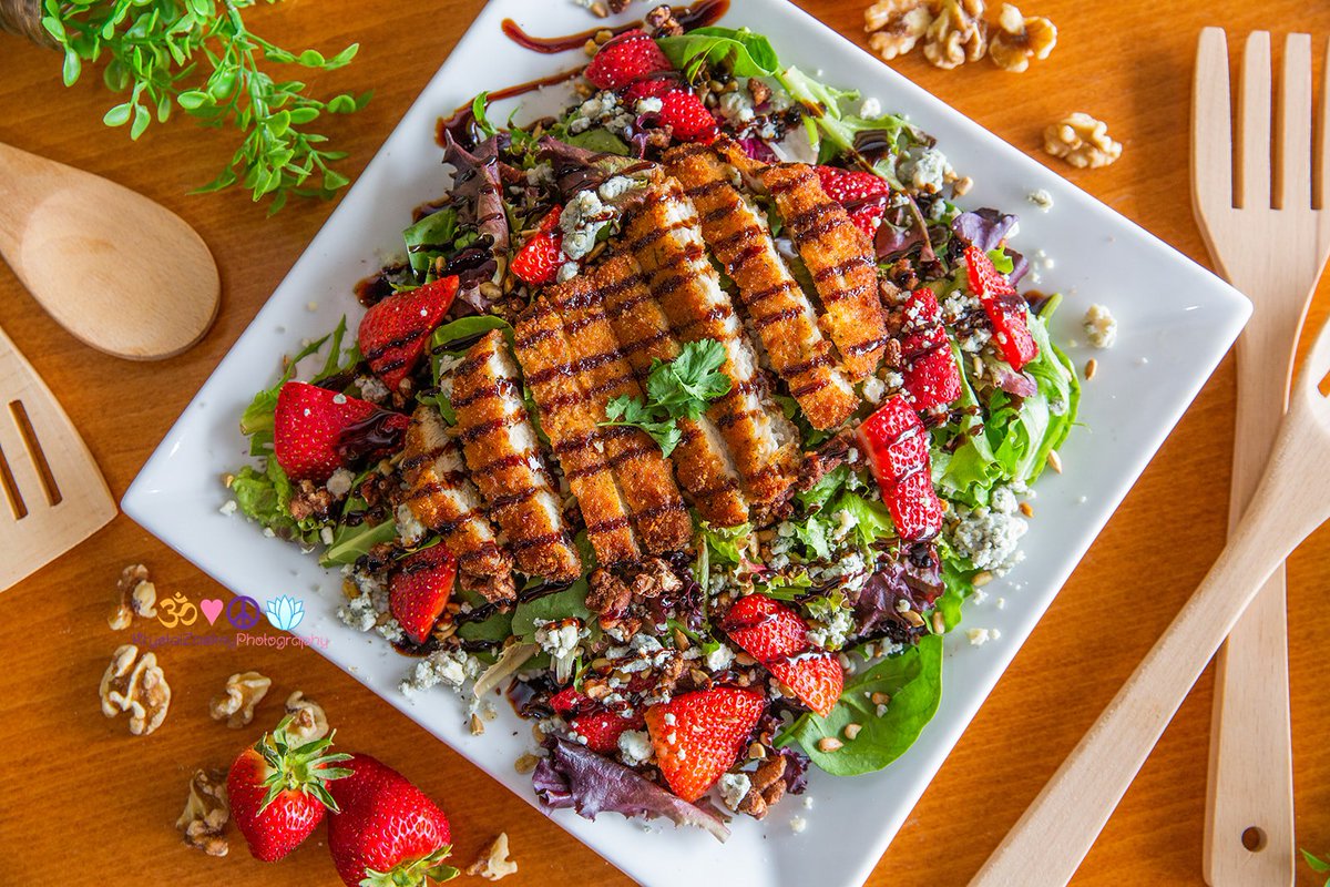 GreatEatsCafe's tweet photo. Balsamic Chicken salad YUM!!
#GreateatsCafe
#Salad
#LakeWorth https://t.co/EZmY4TekUf