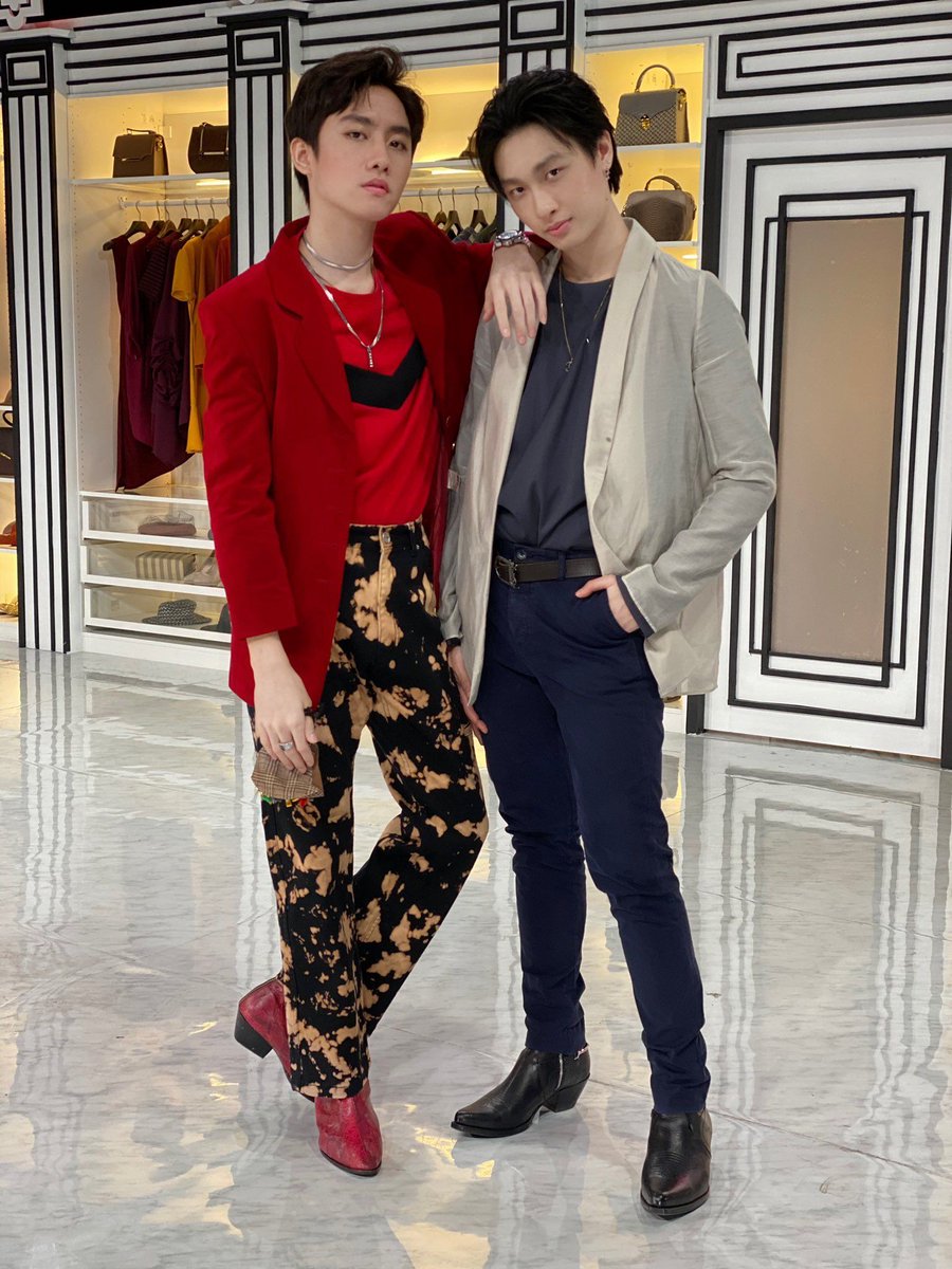 zhihuiqiebututo's tweet image. 我看见喜鹊桥从天的那边延绵到这边，你从那头走过来看向我的时候眼里满是温柔
 #DressMyLoveชุดนี้พี่จัดให้
cr.logo