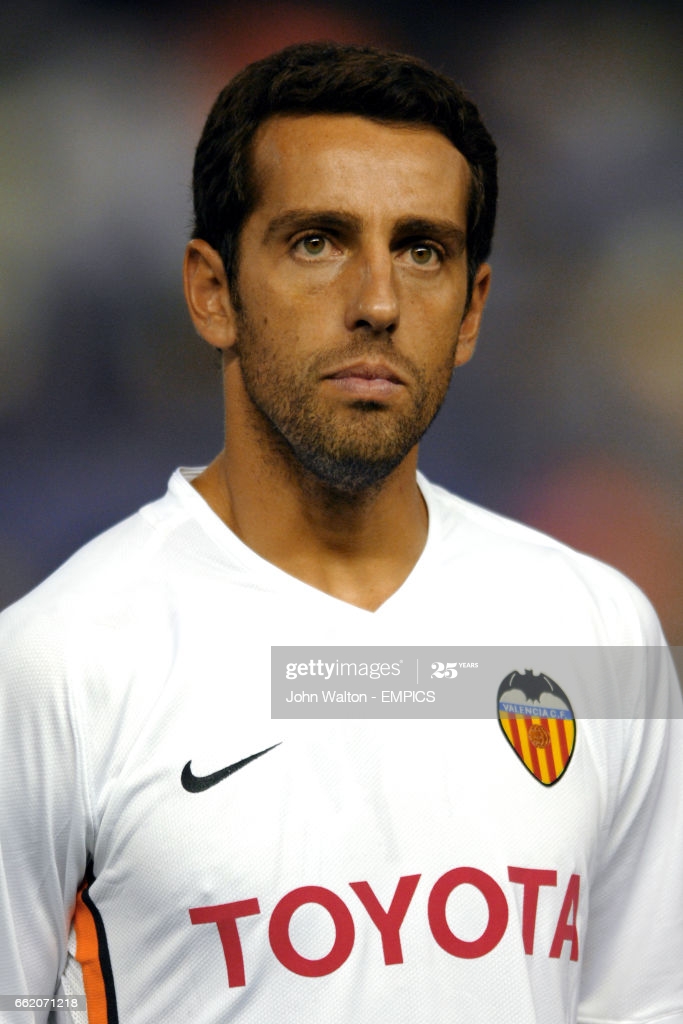 Edu was a member of the Arsenal Invincibles. He enjoyed a strong playing career playing for Corinthians, Arsenal, and Valencia. Edu was also a part of the Brazil team that won the 03/04 Copa America for Brazil.