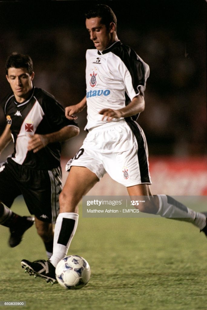 Edu was a member of the Arsenal Invincibles. He enjoyed a strong playing career playing for Corinthians, Arsenal, and Valencia. Edu was also a part of the Brazil team that won the 03/04 Copa America for Brazil.