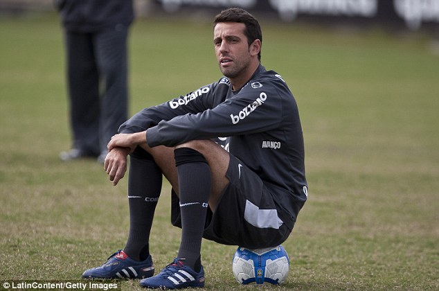 After retiring from football in 2010, Edu took the role of Director of Football at Corinthians, his boyhood club. During his tenure, Corinthians won 2 league titles, the Recopa Sudamericana, Copa Libertadores, and Club World Cup. This built his reputation as a director in Brazil.