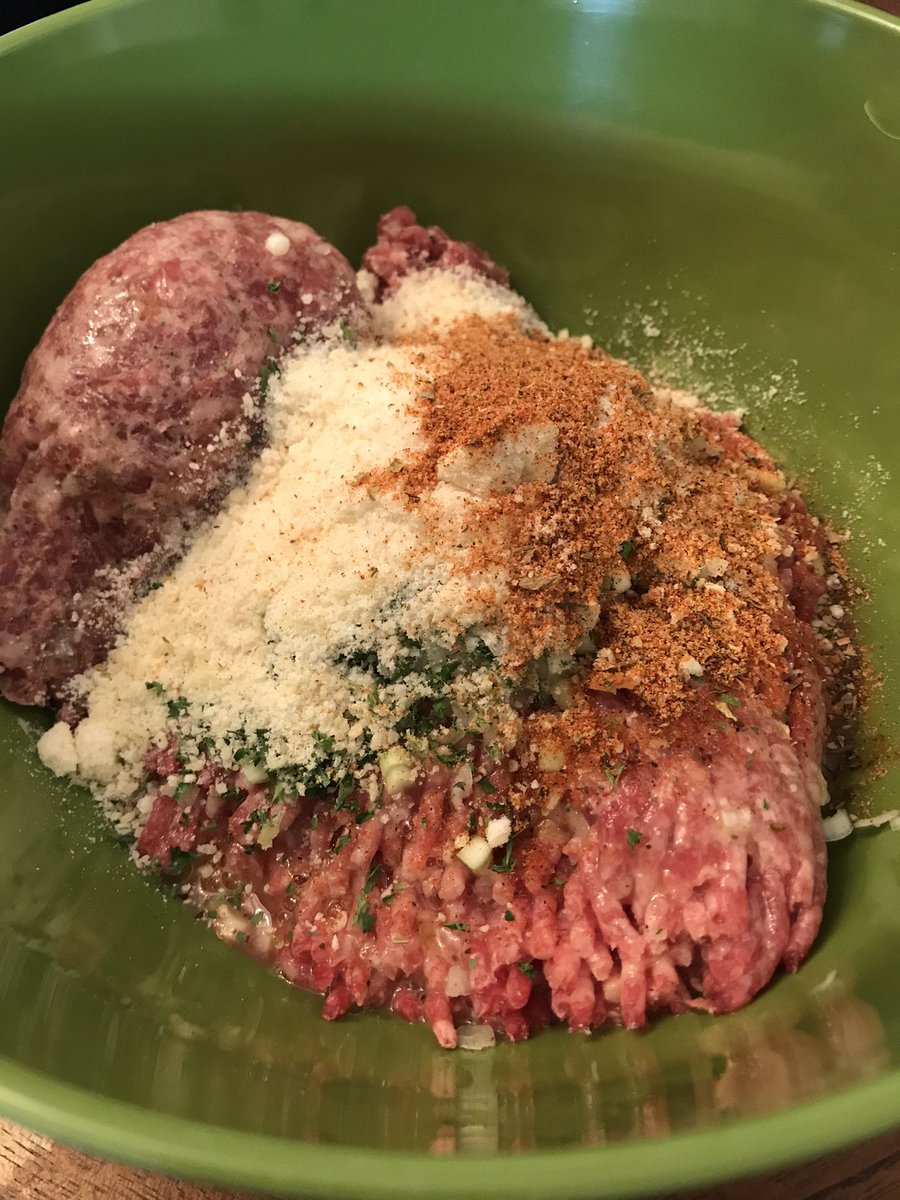 FreckleTits's tweet image. BALLIN’!! #spaghettinight