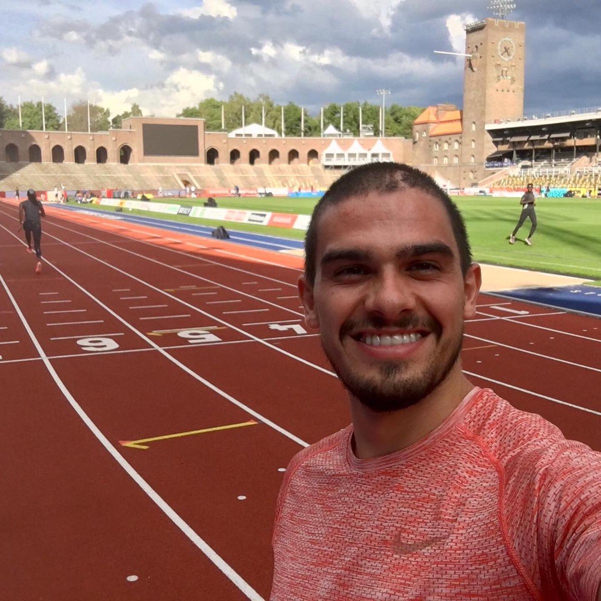 BrunoHortelano's tweet photo. Ya en Estocolmo, listo para los 200m mañana:
⌚️17:10
 @Diamond_League 

👉😏👈
#BR1 https://t.co/owW1gcjNPI