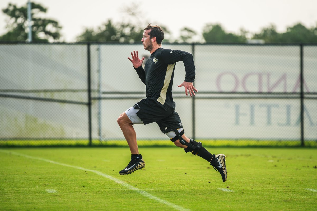 UCF_Football's tweet image. Taking it all in stride #10hana🌺🤙