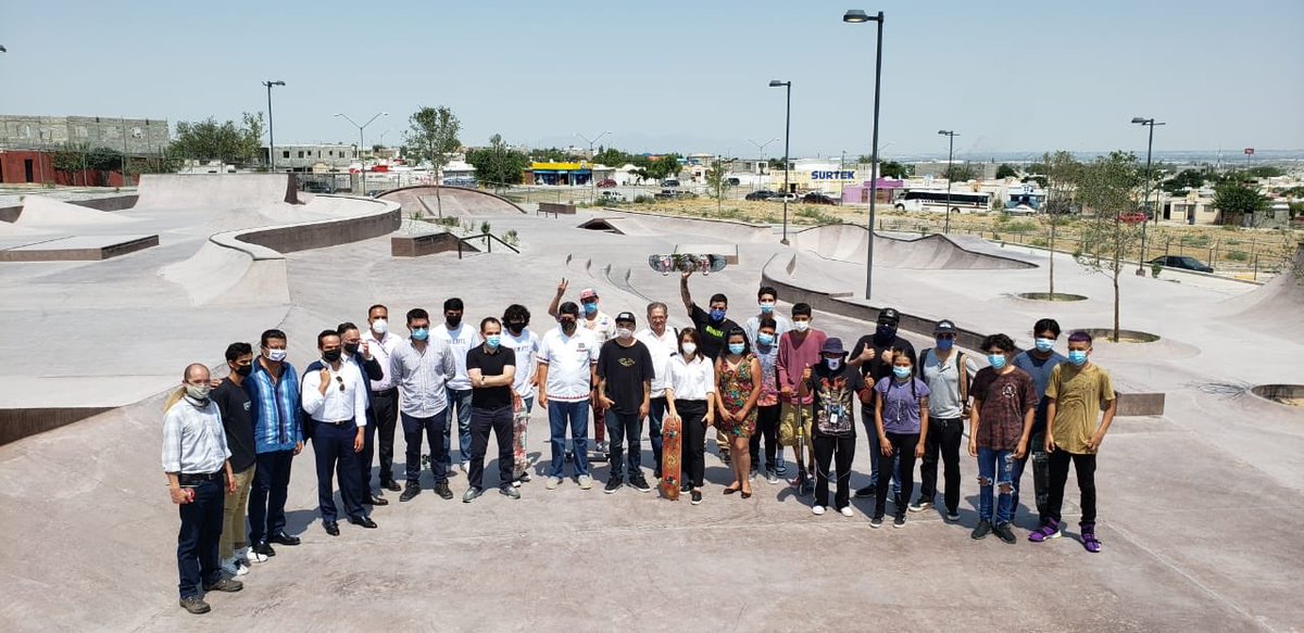 carina_arvizu's tweet photo. Feliz de acompañar a los secretarios @MeyerFalcon y @ArturoHerrera_G, al gobernador @Javier_Corral y al alcalde @armando_cabada, en la entrega a los jóvenes de Ciudad Juárez, de un espacio de calidad para su esparcimiento y desarrollo.

¡Por más espacios para ellas y ellos! https://t.co/Cg0jR0WTGq