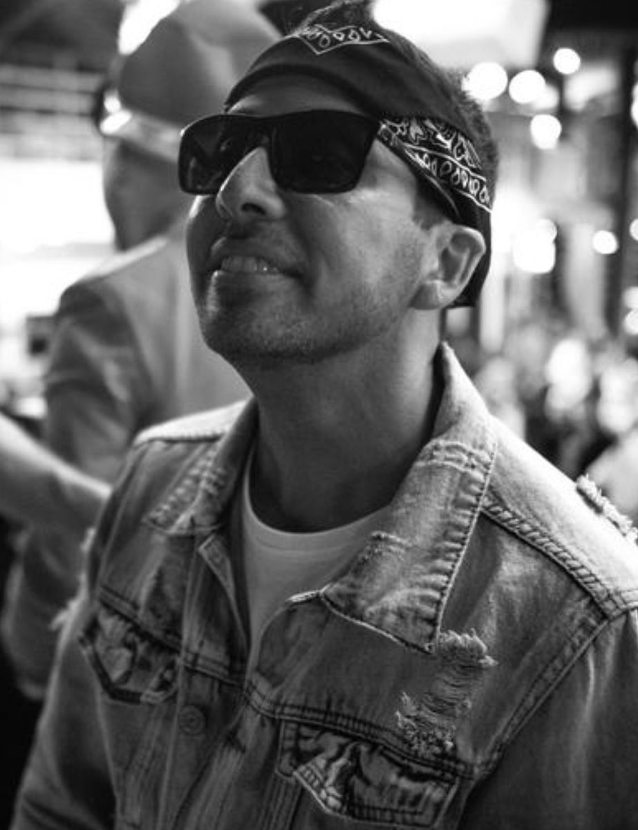 BSBCruiseNews's tweet photo. Happy birthday to the one and only Sweet @howied ! Send him all of your birthday wishes today! #HappyBdayHowieD https://t.co/q6RYwNiyNh