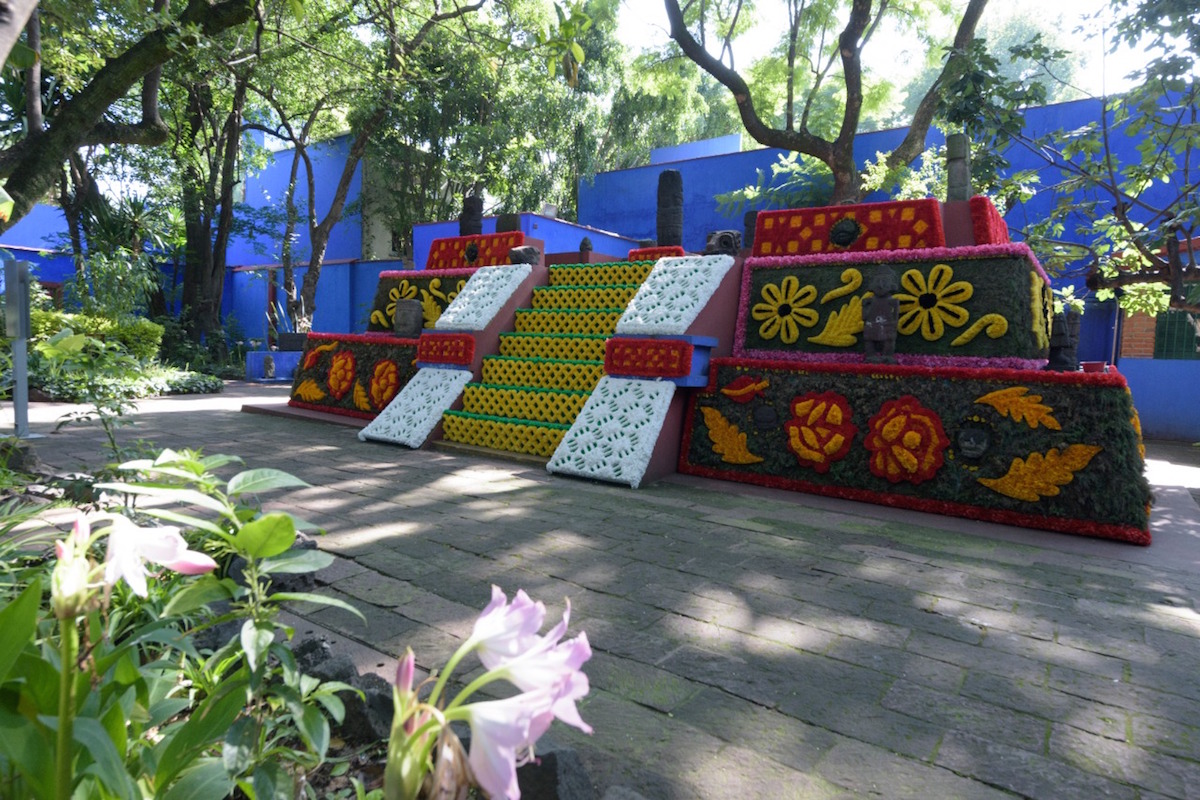 BlackBookMedia_'s tweet photo. Museo Frida Kahlo Launches Mexico's Groundbreaking New 'Museums One In One' Program
#FridaKahlo #DiegoRiviera #Mexico #MexicoCity #museums #SocialDistancing #modernart
@GRUPOHABITA @museofridakahlo @anahuacalli @VisitMex @WeVisitMexico @MarioGarciaTor1
https://t.co/Y6DWwdFKCg https://t.co/mG30wT54NZ
