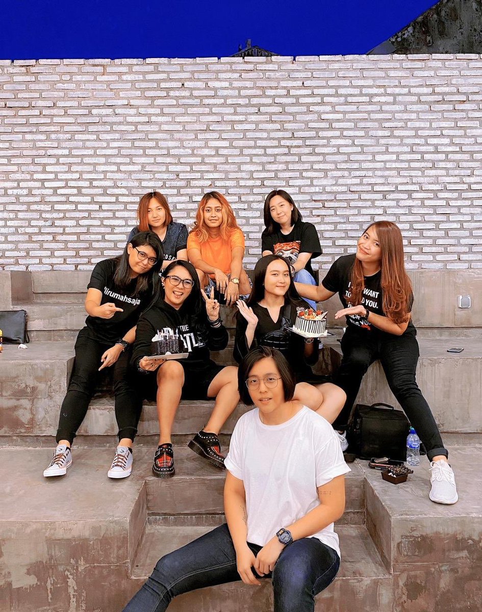 Thx a bunch para musisi hebat buat surprise ultahnyah yah, meski udah lama pwol ultahnyah 😆😝