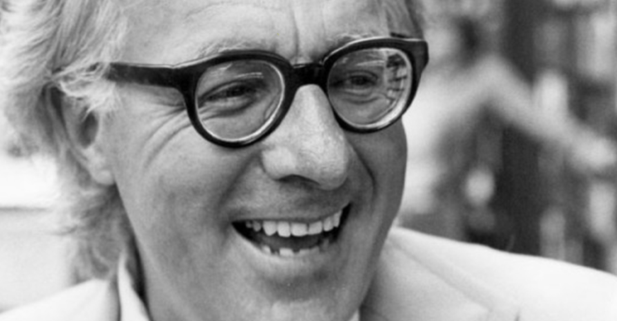LibreriasGandhi's tweet photo. Hoy celebramos el centenario de Ray Bradbury, prolífico autor de cientos de historias cortas y cerca de 50 libros, así como numerosos poemas, ensayos, óperas, obras de teatro y guiones. Bradbury nació el 22 de agosto de 1920. #UnDíaComoHoy https://t.co/Vm7skZIWTc https://t.co/yoPP2Quaqz