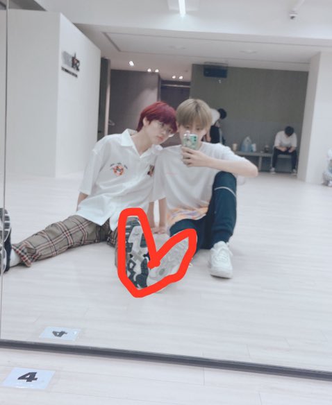 _moon1130's tweet photo. 형준시에 올라온 발하트❤️ https://t.co/4BgMYnOwyQ