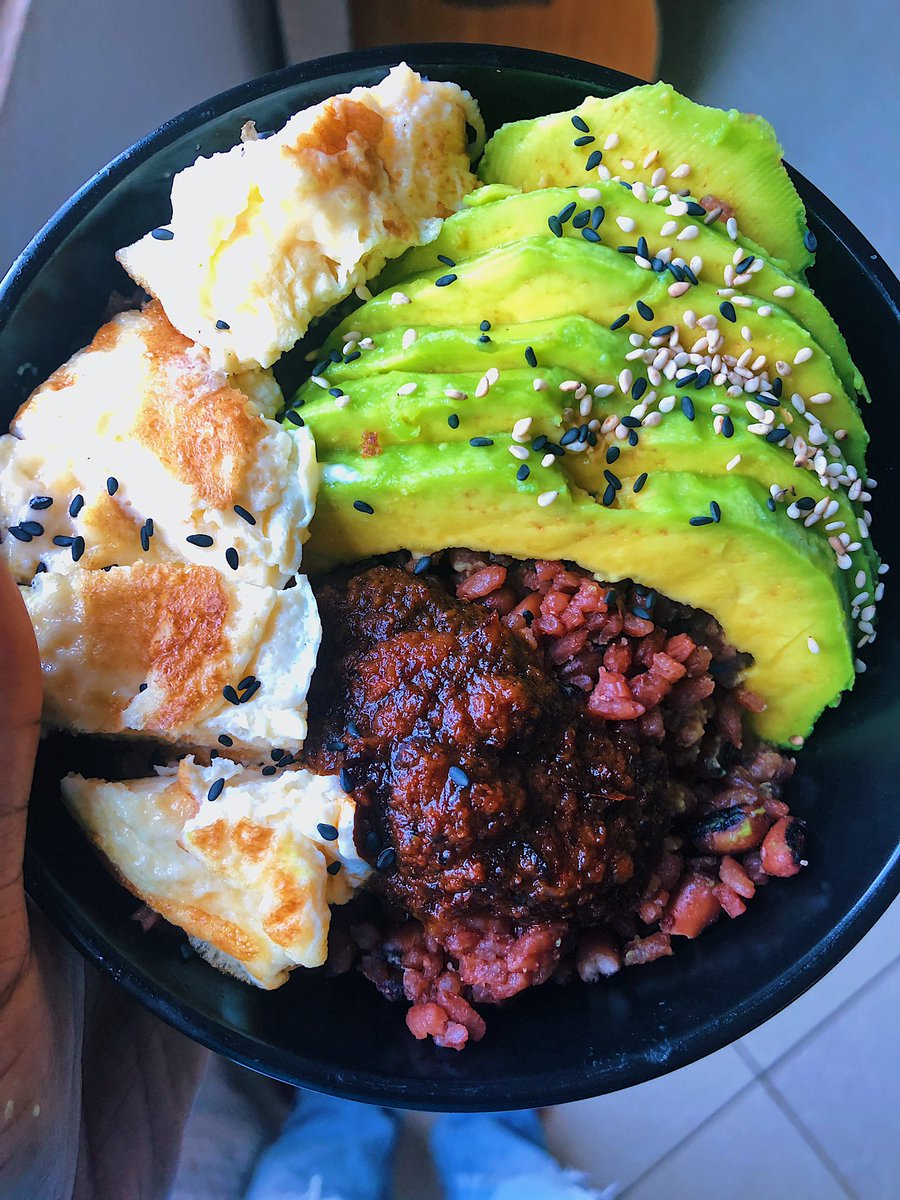 seemychow's tweet photo. Keeping it simple with this #Waakye bowl. 🤤🤤 https://t.co/VX13T1GcXD
