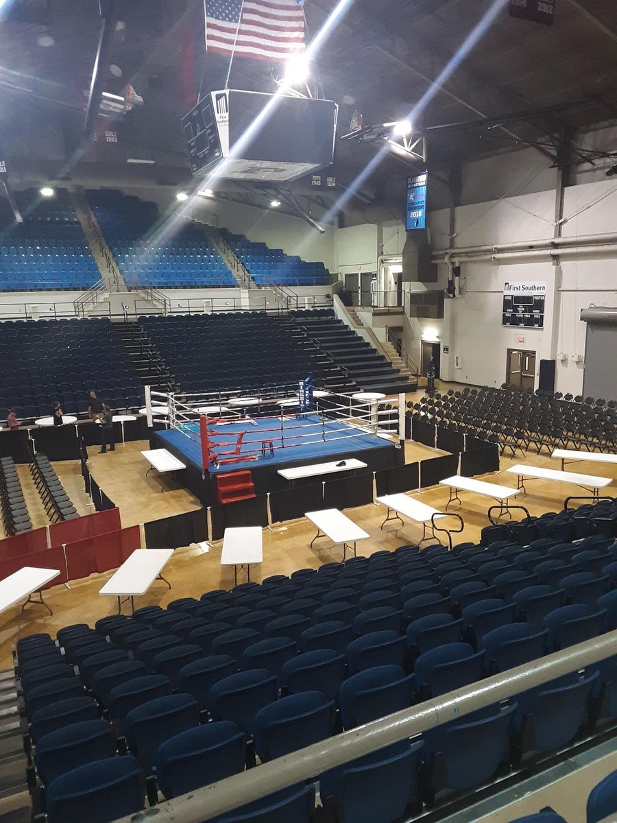 ziggyrocks2848's tweet image. It’s fight night it’s go Time #profight #fightnight @ROCnysports #Rochester #RochesterNY #upstateny @erinkatedolan @WWE_MandyRose @whec_nrudd @YaOnlyLivvOnce @BellaTwins @TheSpazman @BobLonsberry @AAshleyMusic @BeckyLynchWWE