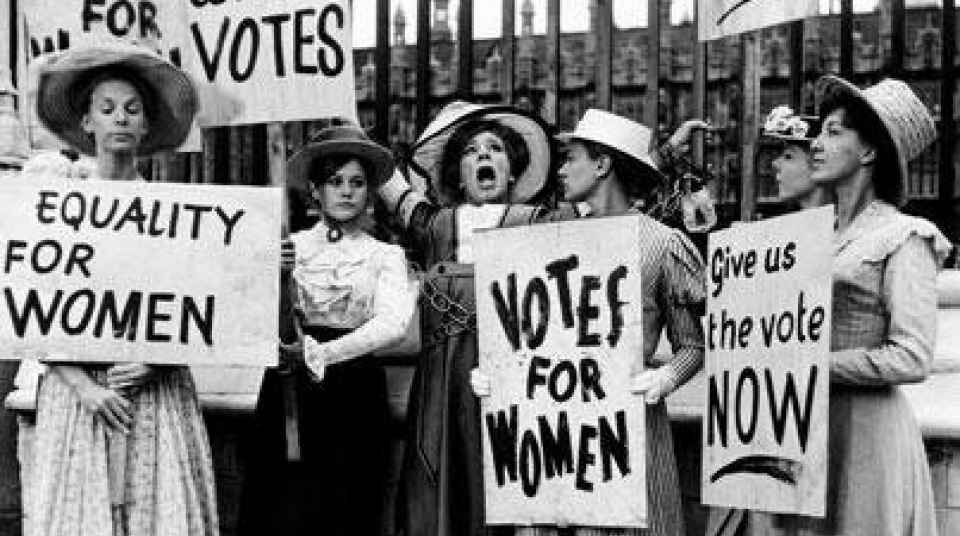boulderartscult's tweet photo. The 19th Amendment and women's right to vote turn 100 years old on 8/26! We're celebrating the historic moment by joining the #ForwardIntoLight campaign. The @BoulderLibrary will shine in suffrage colors of #PurpleAndGold on Aug. 26, 2020. https://t.co/IUqQm0KcVm https://t.co/ZyFqrWNB5s