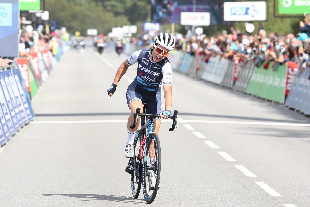 #GrandChamp2020 | Poussée par le public breton, <a href="/CordonRagot/">Audrey CORDON-RAGOT</a> a multiplié les attaques pour faire la différence dans les derniers kilomètres et décrocher le titre de Championne de France 🇨🇵

📷 <a href="/directvelo/">DirectVelo</a>