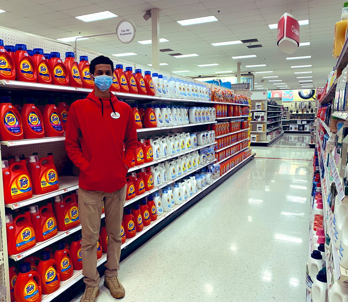 Day 2 of arriving at my new store as SD my chem DBO wanted to share how proud he was to be a DBO!! 🙌 so excited to be apart of this passionate team💪🏻🔥T2173 🎯