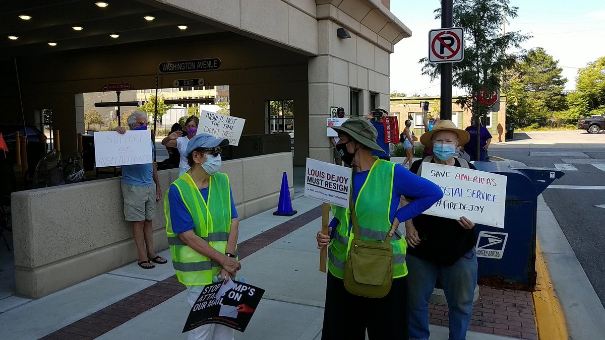 #SaveThePostOffice #royaloak <a href="/MoveOn/">MoveOn</a> <a href="/RepAndyLevin/">Rep. Andy Levin</a> <a href="/RoyalOakDems/">Royal Oak Area Democratic Club</a> <a href="/MIfighting9/">IndivisibleFighting9</a>