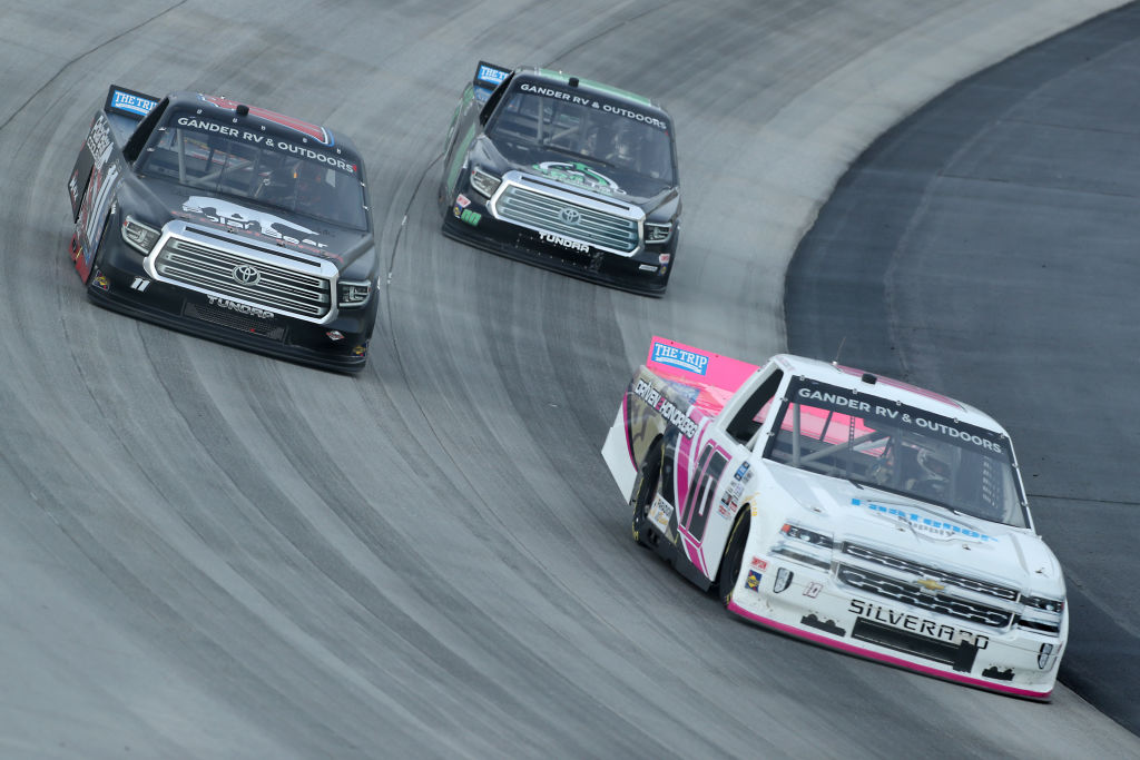 ChicasRacing's tweet photo. Ayer se llevó a cabo la carrera #KDI200 de @NASCAR_Trucks en @MonsterMile.
🏁 @JenJoCobb finalizó 29ª. https://t.co/5ra6EC9O9L