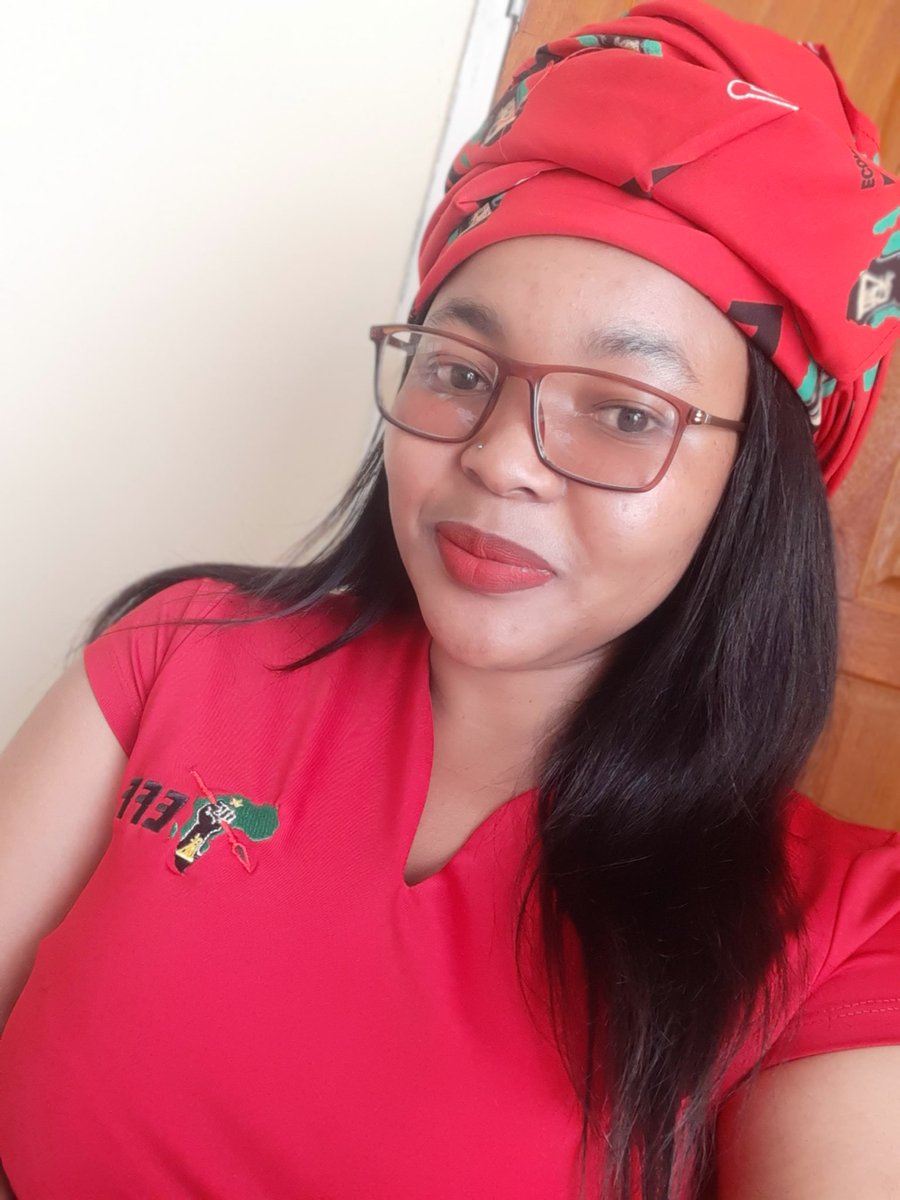 Palesa_tlhabi's tweet photo. Outfit delivered 🤗😍🇱🇸
#EFFonlinestore 
#womensmonth2020 
@OmphileMaotwe thank you so much guys for making sure I get my parcel❤🤗 https://t.co/pGjQDy9LeU