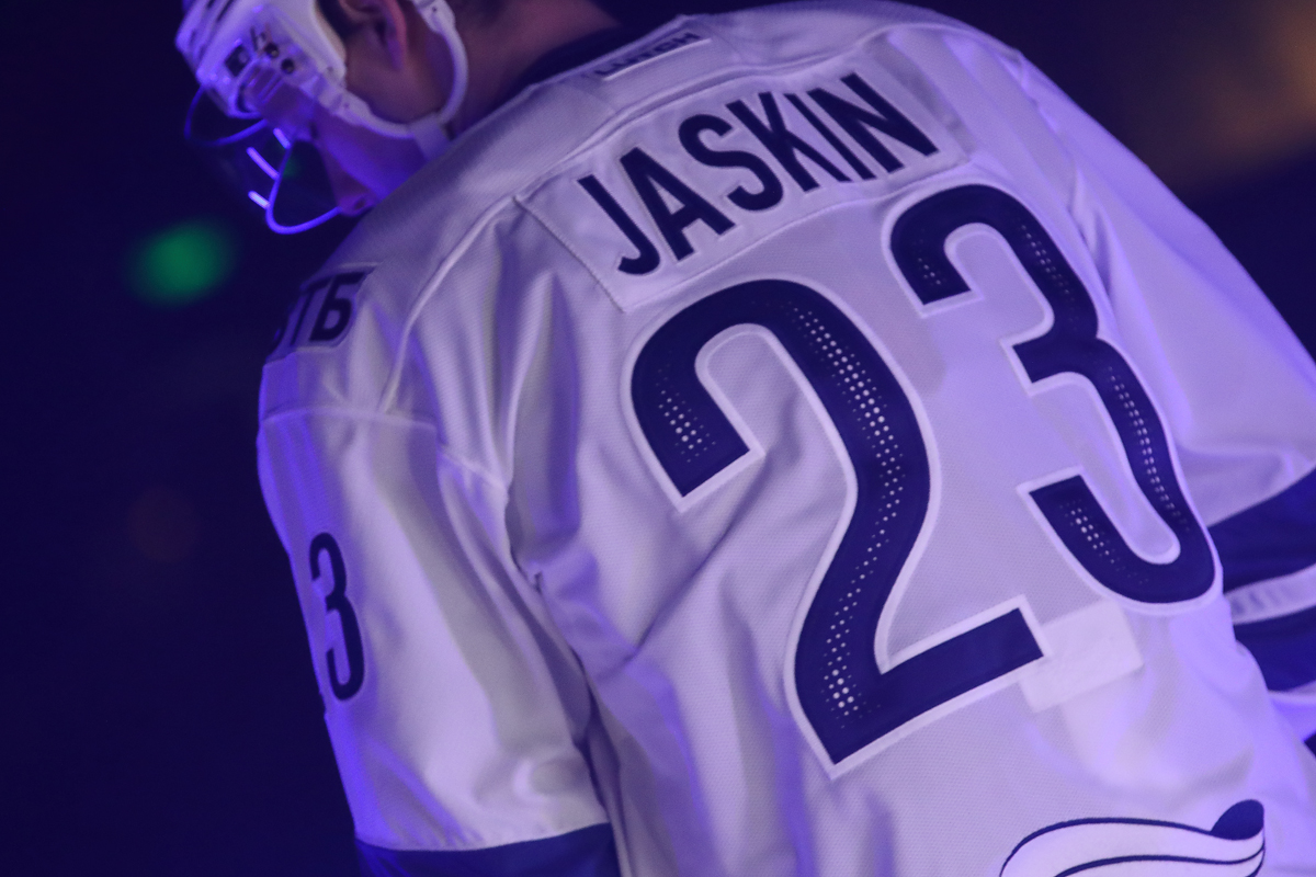 khl_eng's tweet image. Dynamo Moscow drops 2020-21 season threads.