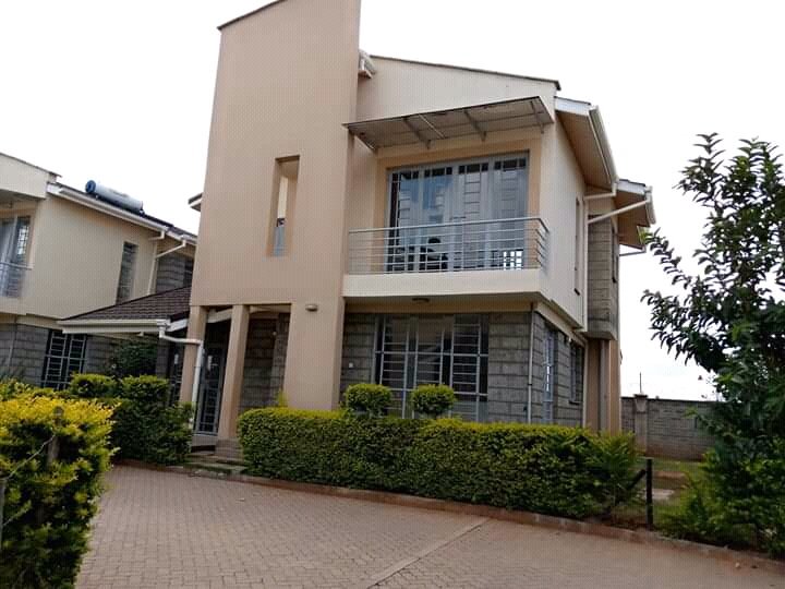 TheManoti's tweet photo. Available for rental and sale is this four bedroom mansionate house in a gated community near Nazarene university. It's 66k and 17.5M respectively. Contact 0721 594 567 #Manoti https://t.co/xO0610Jd79