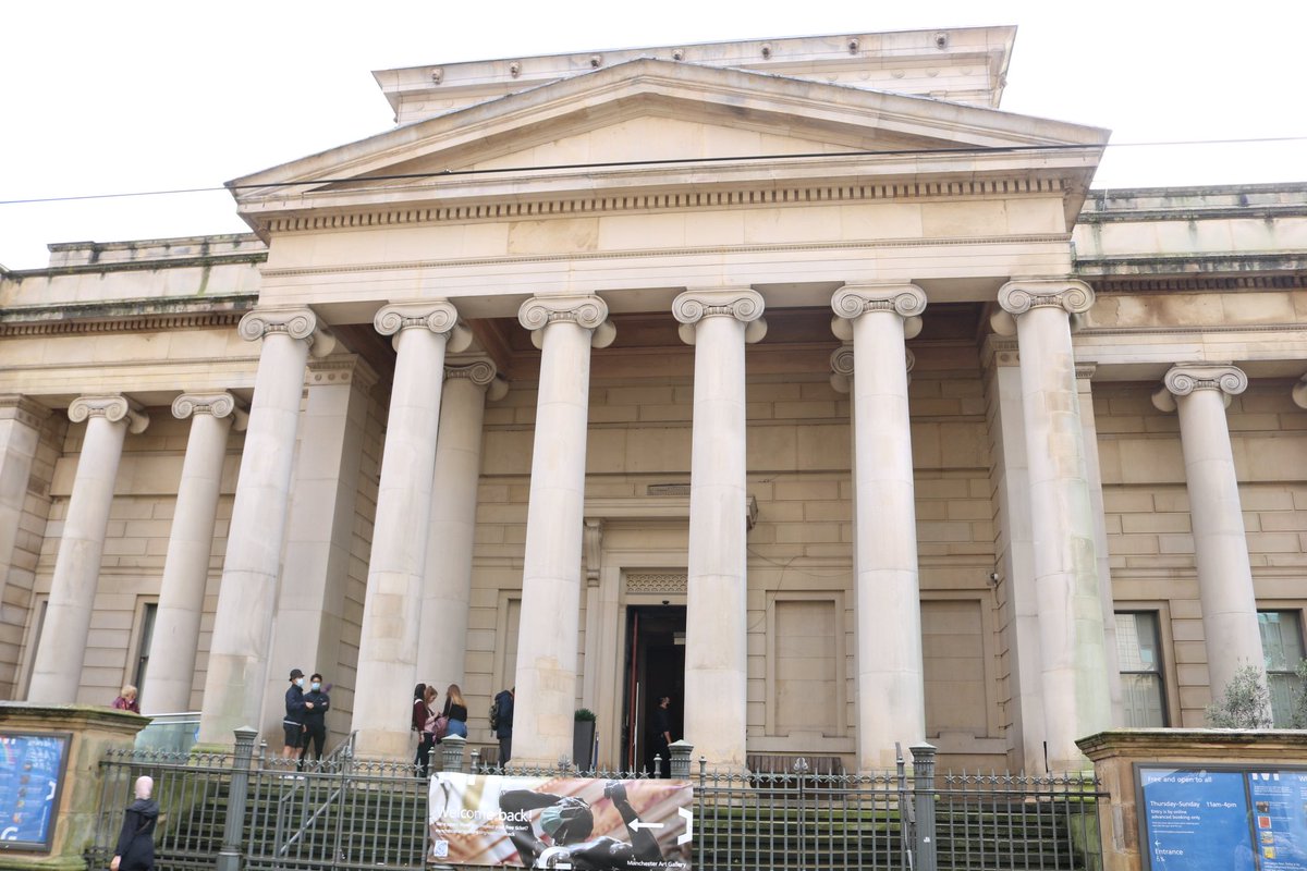 Bemused Backpacker tweet media