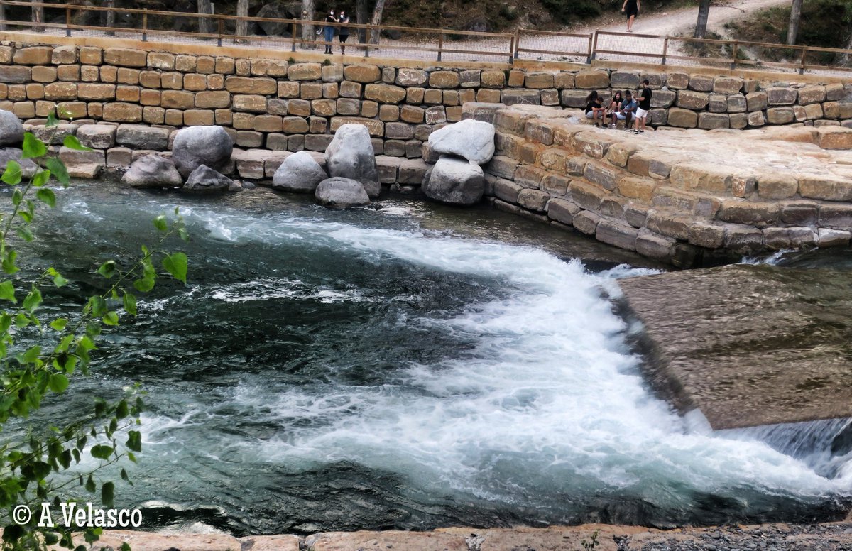 Riu #NogueraPallaresa #Sort  #Lleida #Pirineos #Pirineus #kayak #sportnature #esport #river #pirineos #catalunyagram #catalonia_towns  #catalunya_world #total_hdr_ #nature #instacatalunya #naturalplace #naturalessa #naturelovers #pallarssobira #antoniovelascogomez