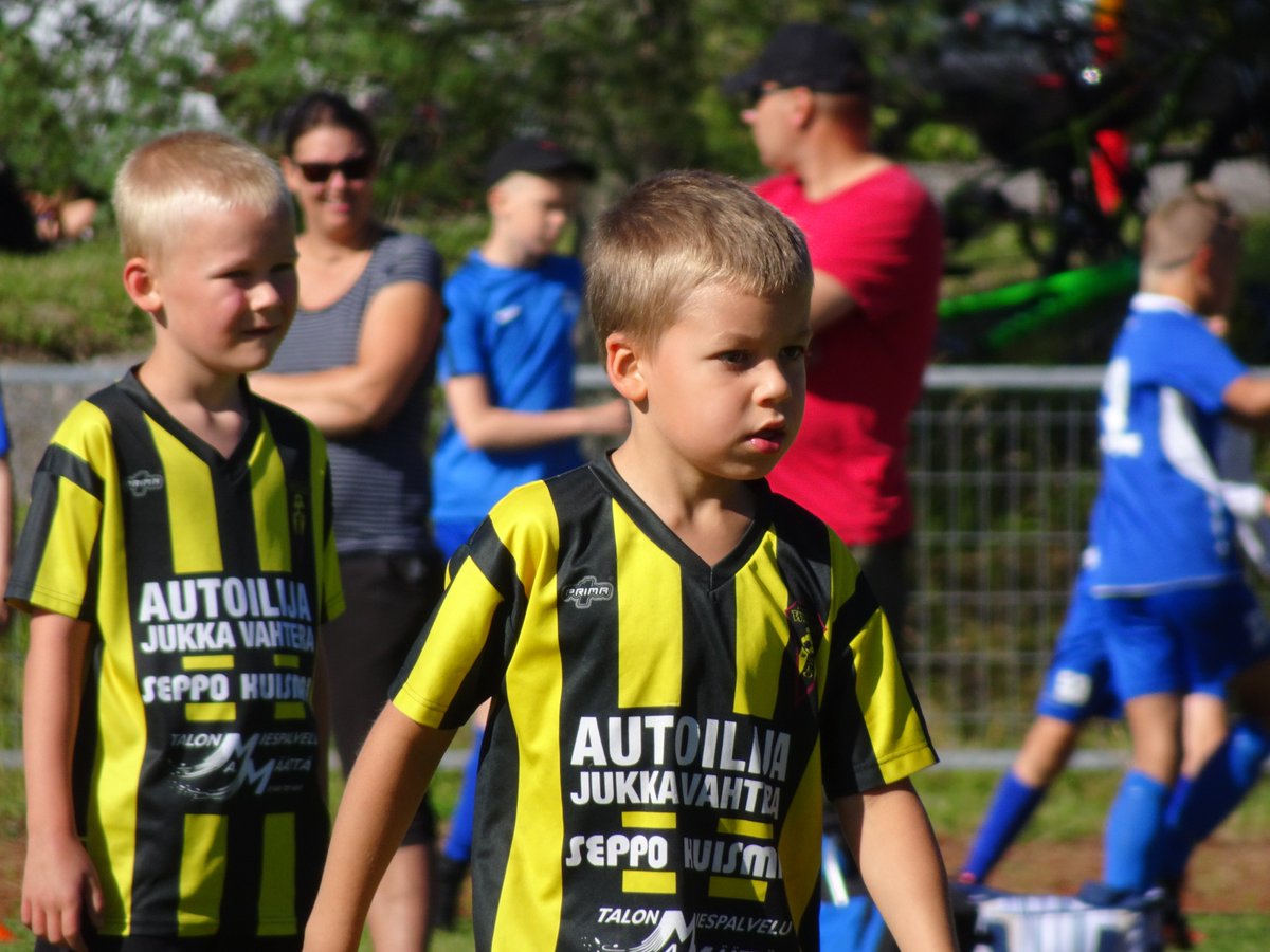 71ToLe's tweet photo. Piirisarjan pelit pelattu Kaarinassa ja pojat ottivat neljästä pelistä hienosti neljä voittoa.
#wilpas #piirisarja #jalkapallo https://t.co/Vdn19jUT3s