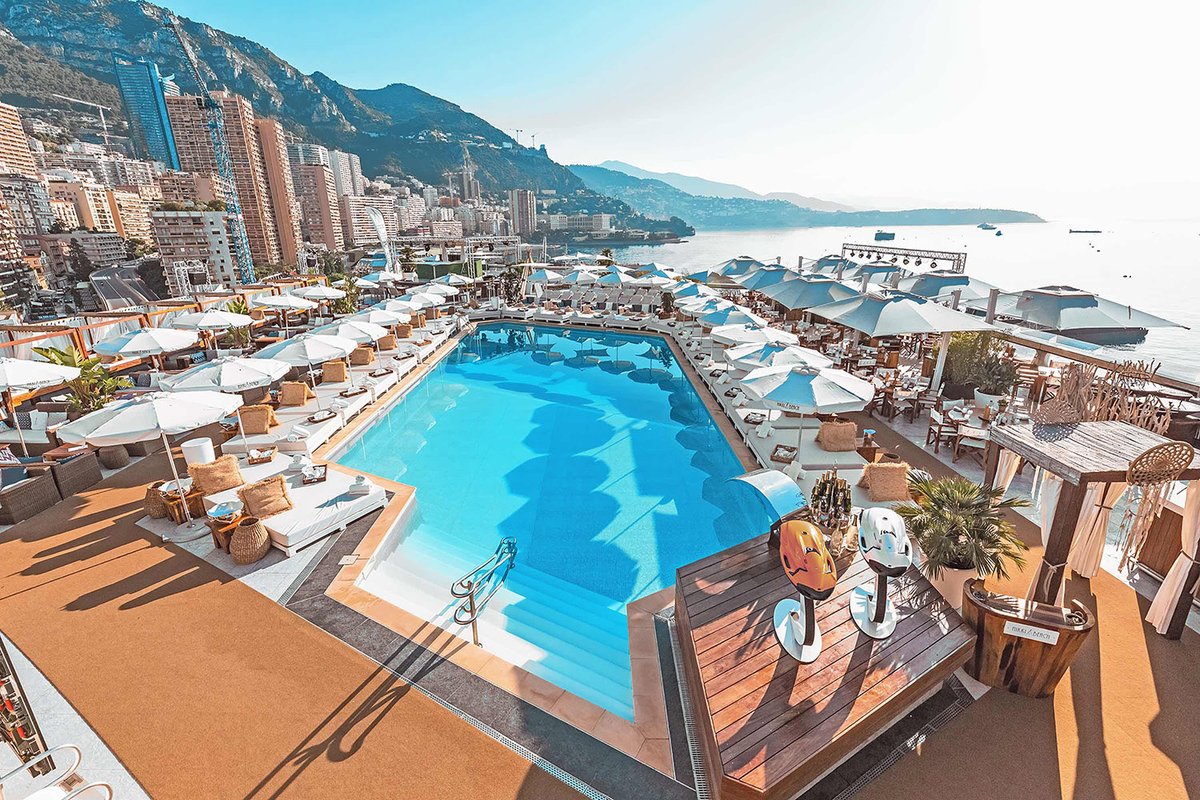 TheTravellersD's tweet photo. Rooftop Fairmont, Monte Carlo 📍 #rooftop #CotedAzurFrance #discover #bar #insolite #Travel #voyage #decouverte https://t.co/YeBzMMpGi4