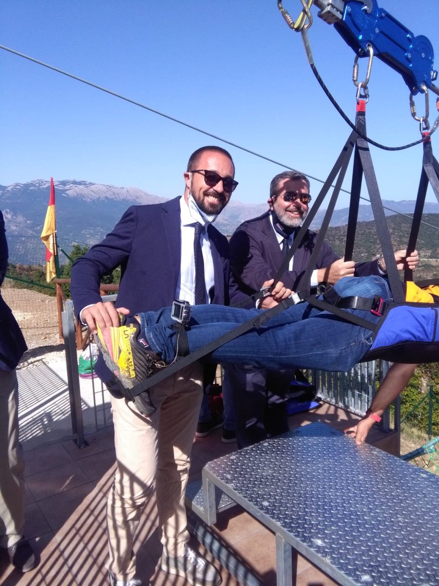 Inaugurato oggi a #sanmaurocastelverde nel <a href="/ParcoMadonie/">Parco delle Madonie</a> la prima #zipline in #sicilia, 1,7 km per 110 km/h, grande attrazione per il territorio. #info su ziplinesicilia.it