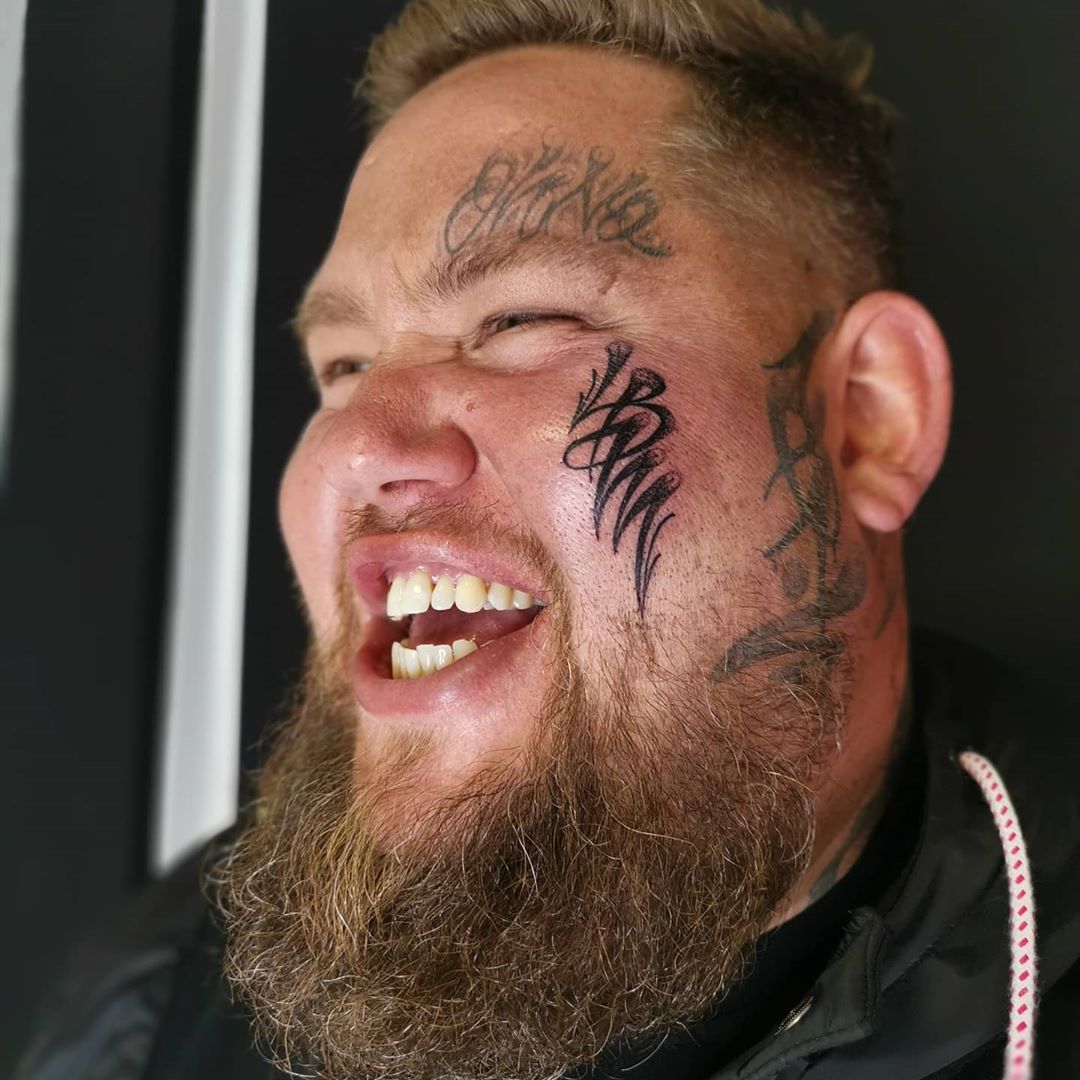 'On the big homie @RagNBoneManUK 'LBM' face tattoo pre lockdown. I created a monogram in my signature fatcap graffiti style. LBM is something to do with his upcoming album, can you guess what it stands for?'

📷 mister_sorn SMB Tattoo