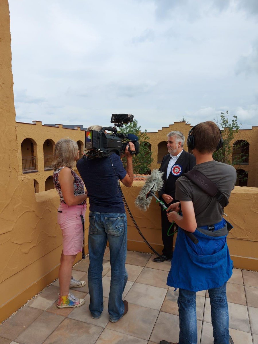 MWL_LSA's tweet photo. Minister @WillingmannA hat ‚Fort Bent‘, das neue Hotel in der Westernstadt Pullman City, #Hasselfelde, eingeweiht: „Nachbau des 1833 errichteten BENT‘S OLD FORT lädt zum Verweilen in der Westernstadt ein. Echte Bereicherung des Harz-Tourismus! Auch durch Förderung des Landes!“ https://t.co/nRWxTUVaL6