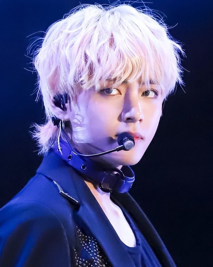 BTS V Flaunts His Blonde Hair IN WeVerse LIVE Making Fans Go AWW