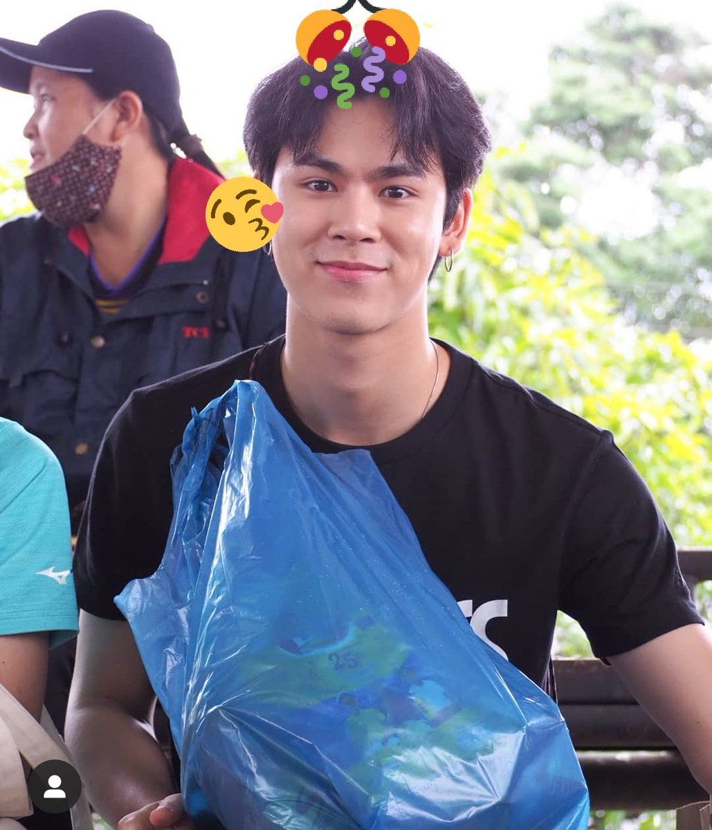 kantima2013's tweet photo. แก้มอ้วงๆน่าจุ้บจังเปอร์ปอยนู๋คงไม่ว่าแม่หรอกนะแม่ขออนุญาติจุ้บแก้มพี่เปอร์สักทีนร้าเปอร์จะได้มีแรงสู้พุ่งนี้ สู้ๆนร้า
💪💪✌✌✌💓💓
#ปอยปี้เอ๋อแท้ไม่ปรุงแต่ง
#แล้วแต่เปอร์
#cooper_patpasit
#patpasit Na Songkhla
#poypyy
#poyksp
#MyPePo
#MyEngineerมีช็อปมีเกียร์มีเมียรึยังวะ https://t.co/tchJ1MiagF