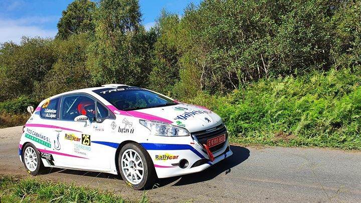 ¡A sólo seis décimas se han quedado Iago Gabeiras y Jandrín López del podio en dos ruedas motrices! El triplete estuvo cerca, pero TRS Racing Team ha copado tres de las cuatro primeras plazas en vehículos de tracción delantera. El piloto de As Pontes ha logrado una buena rem…