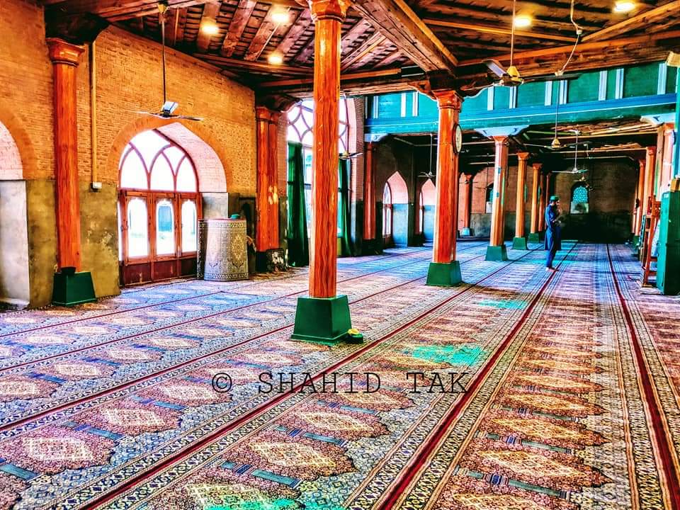 Showkatchodhary's tweet photo. Work Speaks..
Historical Development. Renovation of #Jamia Masjid @shopiankmr.
Salute to @yasinc_ias sir and team Distt administration @shopiankmr
Wishing u more power @yasinc_ias sir.
#pic_ @shahidtaks sab.
@listenshahid sir.
@JumpingGene15 sir. https://t.co/55S5jLqBRV