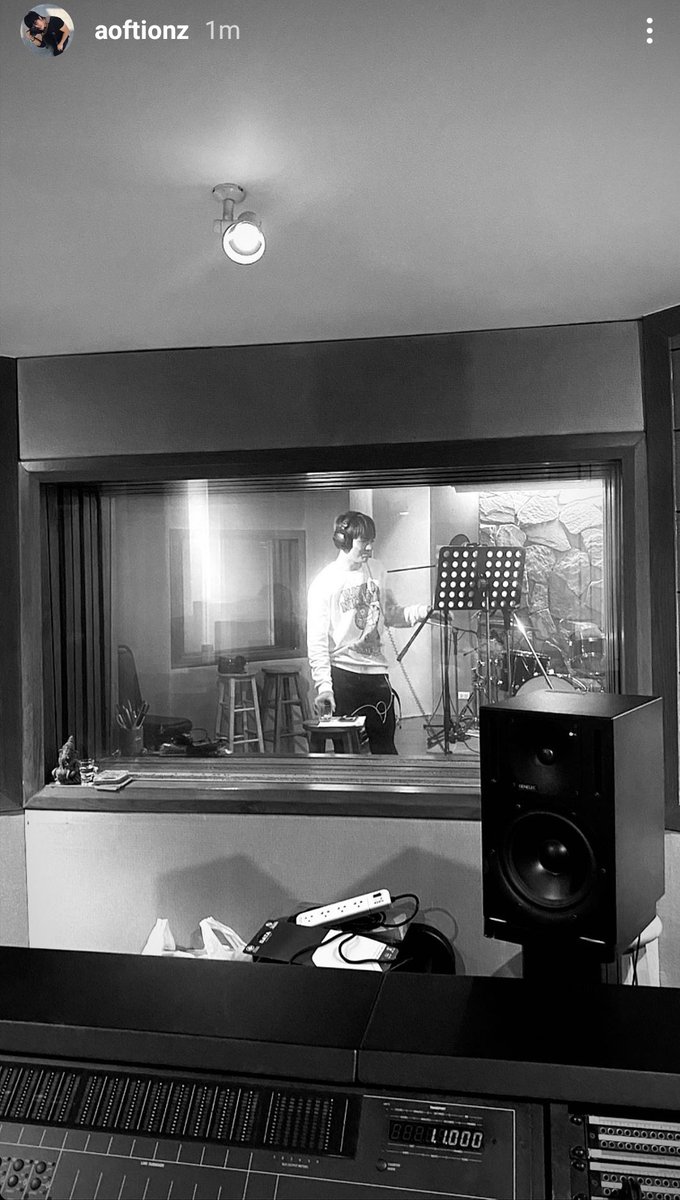 Nicky23241628's tweet photo. Time for our Boyz Pack out Sessions to keep going #DancingLessons, #SingingLessons, @zee_pruk , @toythanaphat, @poppylhh and @AoftionDMD Two IG Updates thank you Susu na https://t.co/71etcwJARI