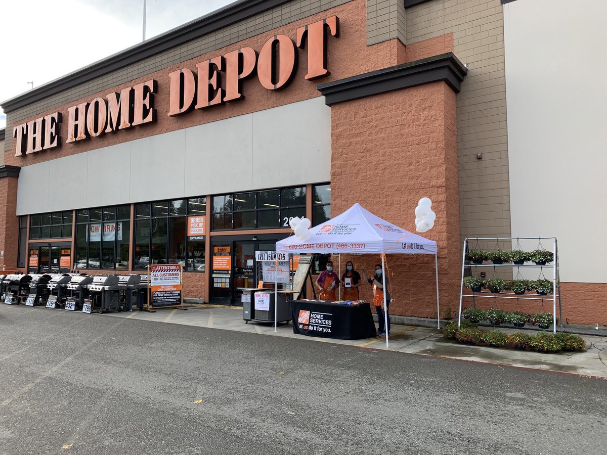 The rain has passed and now the #snohomishsalestrain is ready to rock this HVAC event! #specialtywillsetyoufree #sunsoutballout @TracieD317 <a href="/SeattleD317/">J Contonio</a>