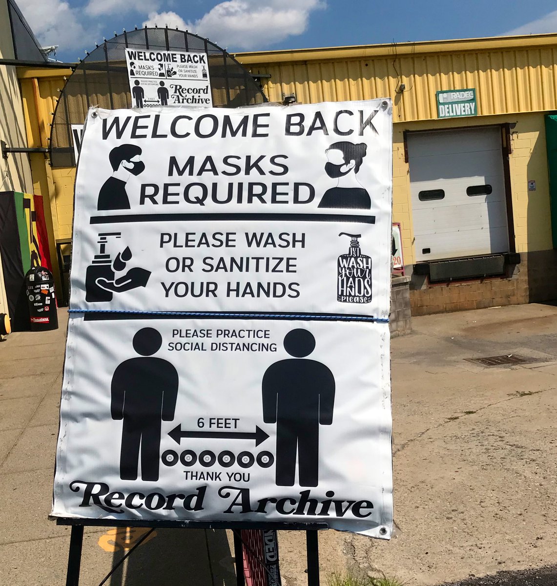 MarissaRadio's tweet image. Day trip to #Rochester to check out @recordarchive ❤️ Always a good time searching through the goods 🙃 #musiclover