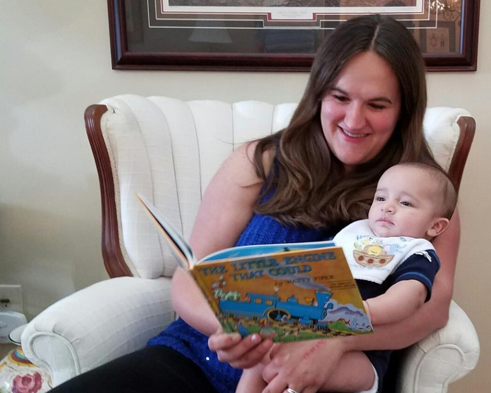 dollyslibrary's tweet photo. RT if you grew up loving the story of "The Little Engine That Could!" This was chosen as the welcome book in the USA &amp; Canada because it's one of @DollyParton's absolute favorites! #DollysLibrary #Readmore https://t.co/bkBWlbbls8