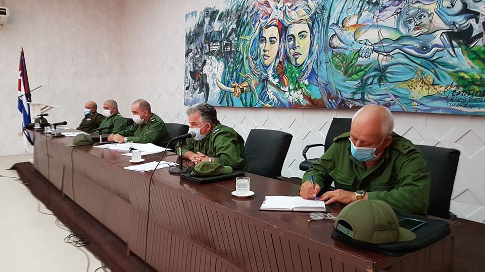 TelePinar's tweet photo. "La población debe mantenerse informada por los medios de comunicación sobre la #TTMarco. La solidaridad y el acompañamiento del pueblo deben estar presente para enfrentar esta adversa situación". Julio César Rodríguez, Presidente CDP #PinardelRío #Cuba https://t.co/FTUVDkpHj7